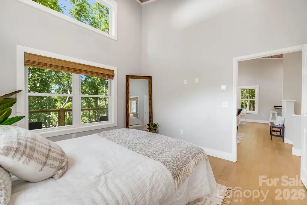 19 Sassafras Valley Road Swannanoa NC 28778