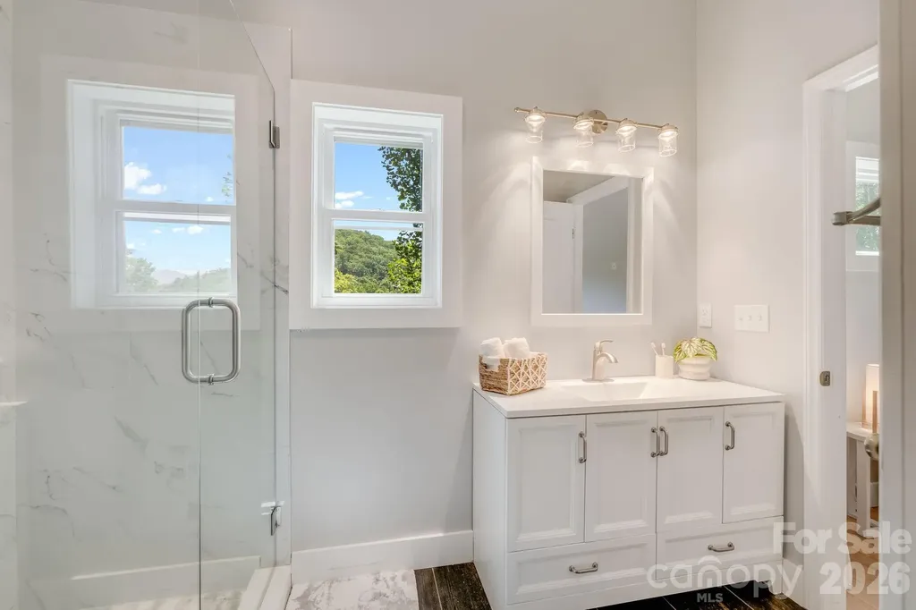 19 Sassafras Valley Road Swannanoa NC 28778