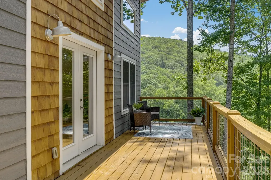 19 Sassafras Valley Road Swannanoa NC 28778