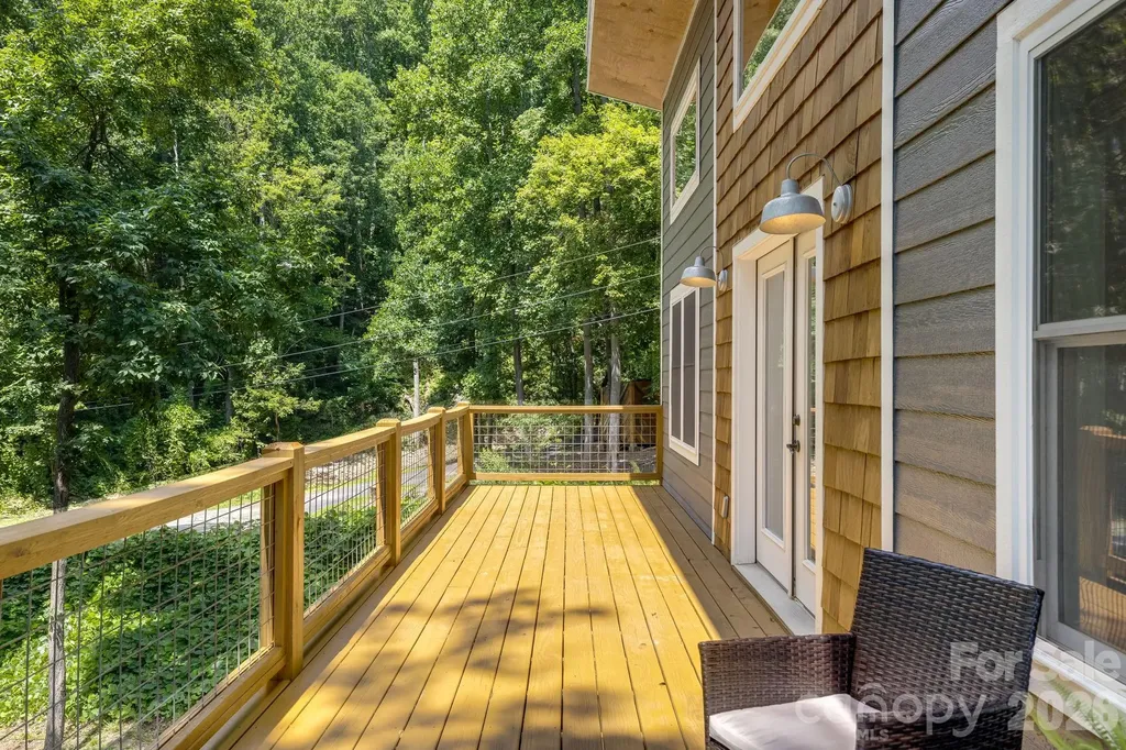 19 Sassafras Valley Road Swannanoa NC 28778