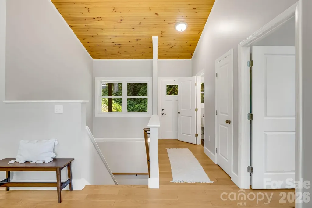 19 Sassafras Valley Road Swannanoa NC 28778