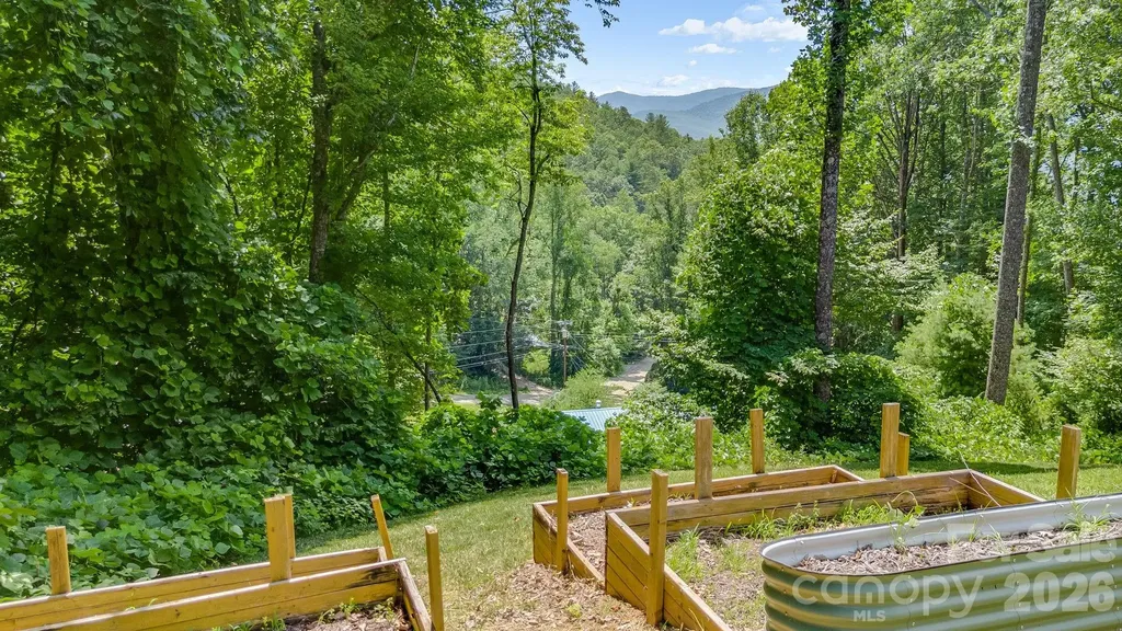 19 Sassafras Valley Road Swannanoa NC 28778