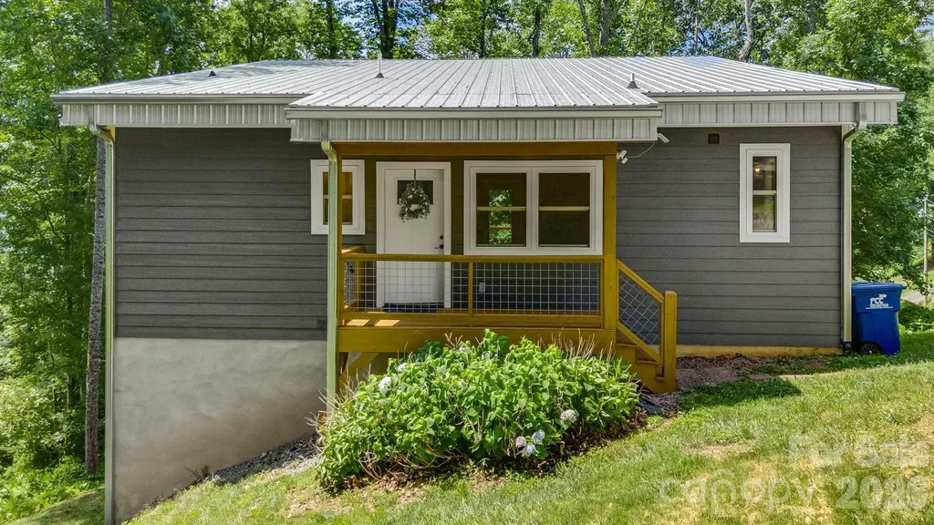 19 Sassafras Valley Road Swannanoa NC 28778