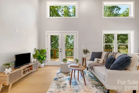 19 Sassafras Valley Road Swannanoa NC 28778