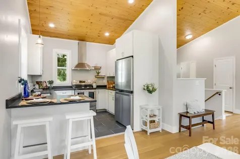 19 Sassafras Valley Road Swannanoa NC 28778