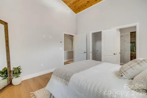 19 Sassafras Valley Road Swannanoa NC 28778