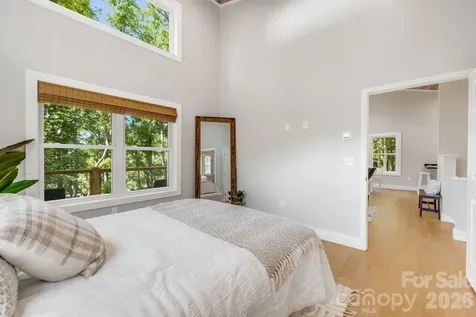 19 Sassafras Valley Road Swannanoa NC 28778