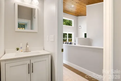 19 Sassafras Valley Road Swannanoa NC 28778