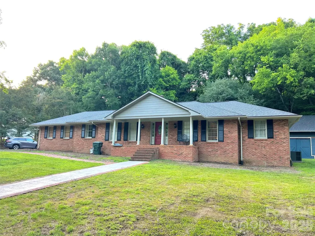 185 Hillcrest Avenue SE Concord NC 28025