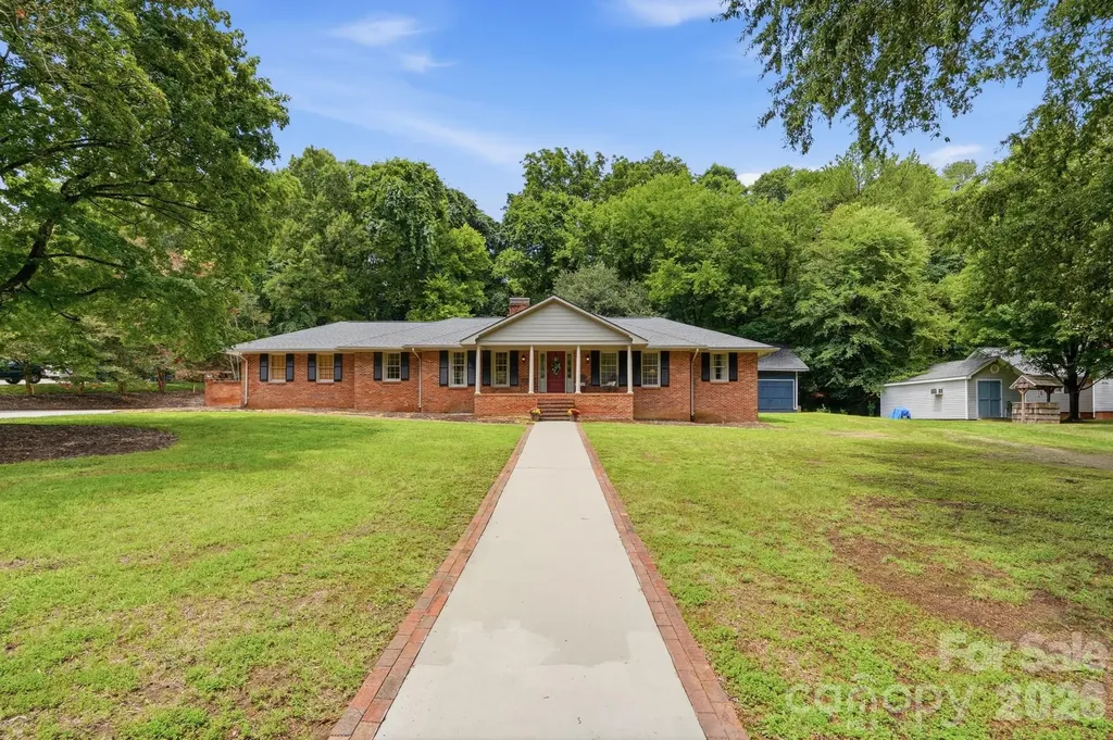 185 Hillcrest Avenue SE Concord NC 28025