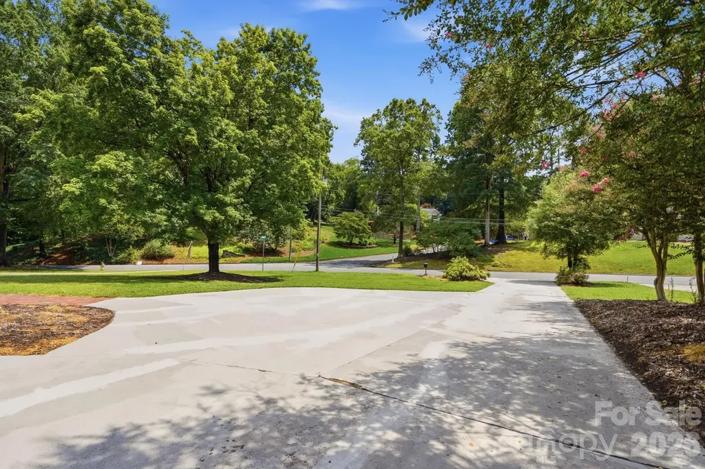 185 Hillcrest Avenue SE Concord NC 28025