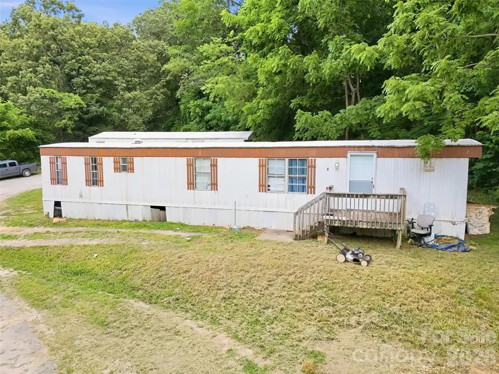 126 Lindsey Road Candler NC 28715