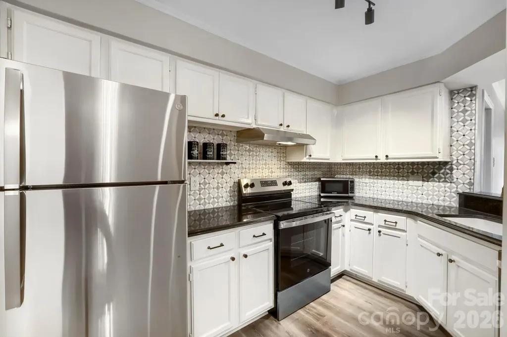 2520 Stradbrook Drive Charlotte NC 28210