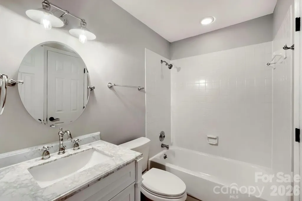 2520 Stradbrook Drive Charlotte NC 28210