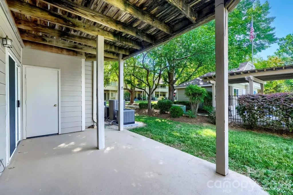 2520 Stradbrook Drive Charlotte NC 28210