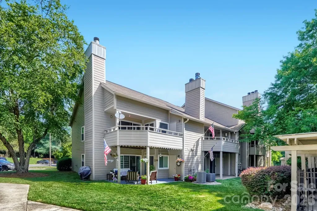 2520 Stradbrook Drive Charlotte NC 28210
