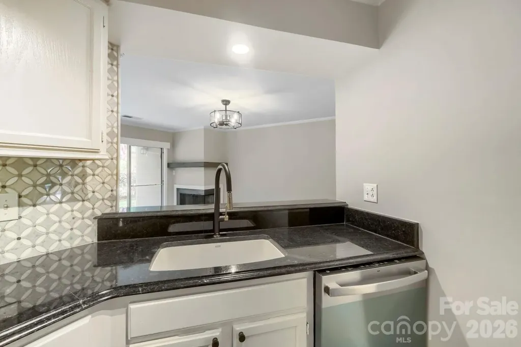 2520 Stradbrook Drive Charlotte NC 28210