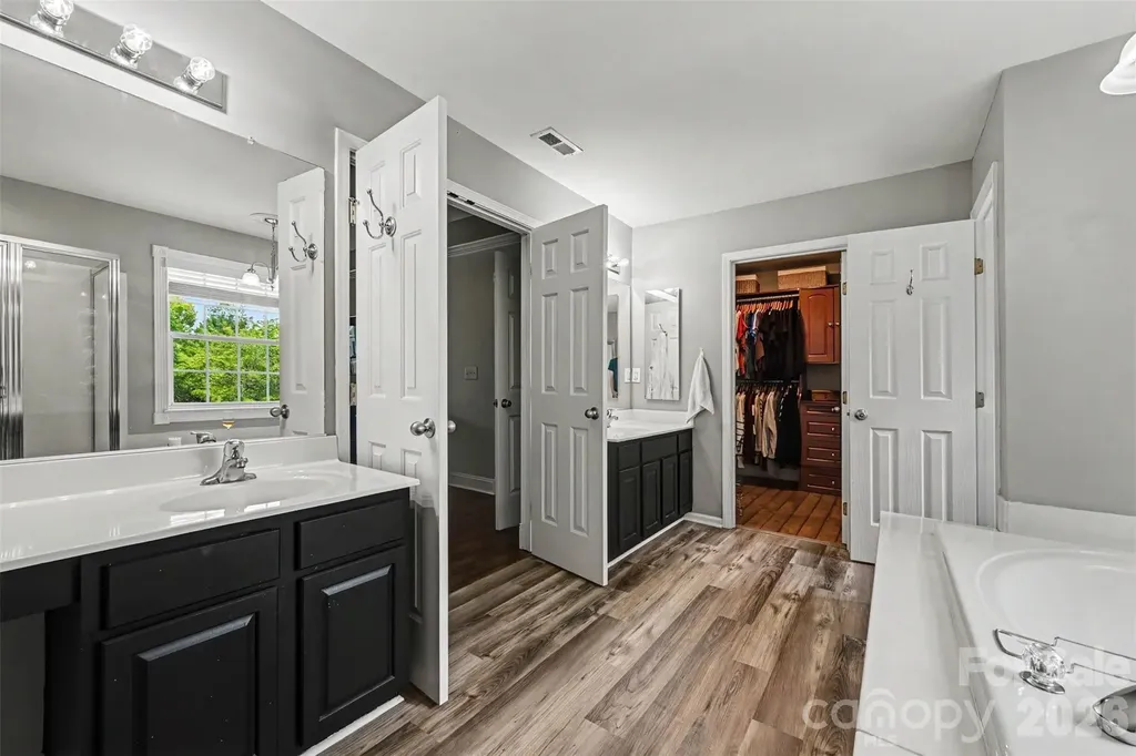 2442 Smith Cove Road Denver NC 28037
