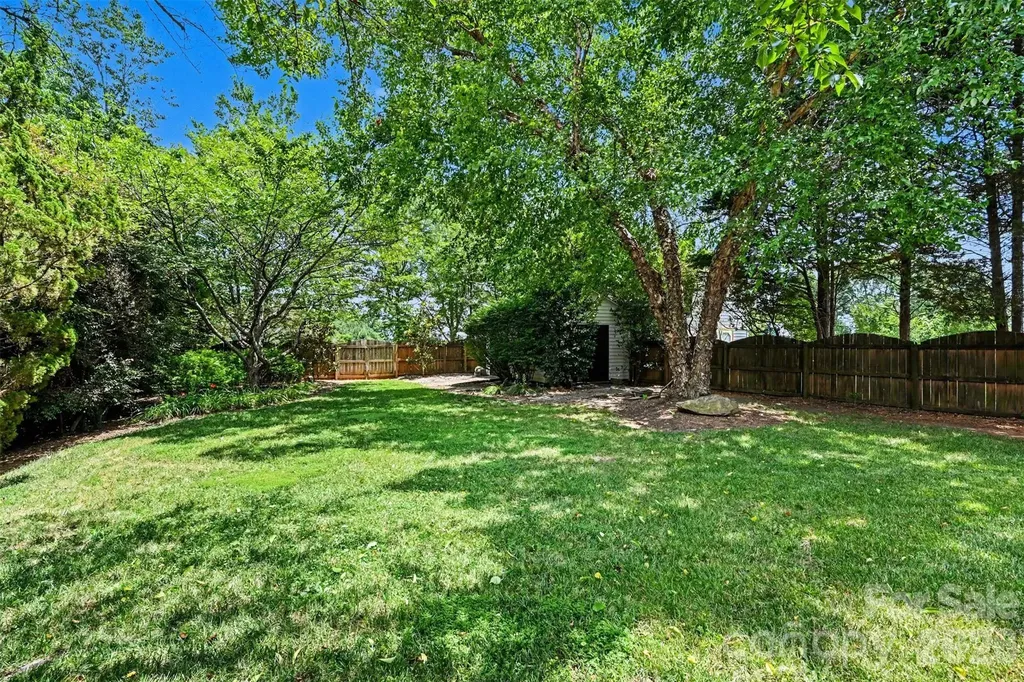 2442 Smith Cove Road Denver NC 28037