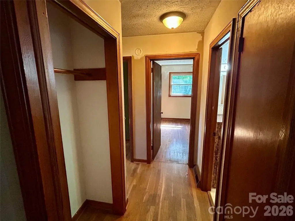 169 Double Island Road Burnsville NC 28714