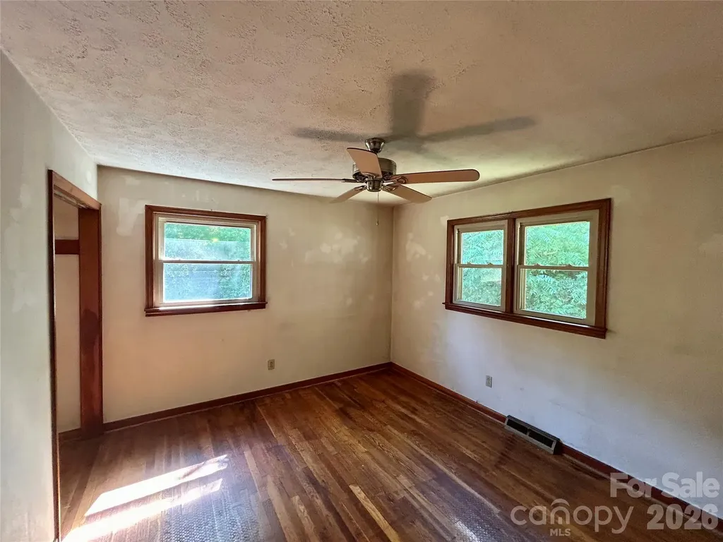 169 Double Island Road Burnsville NC 28714