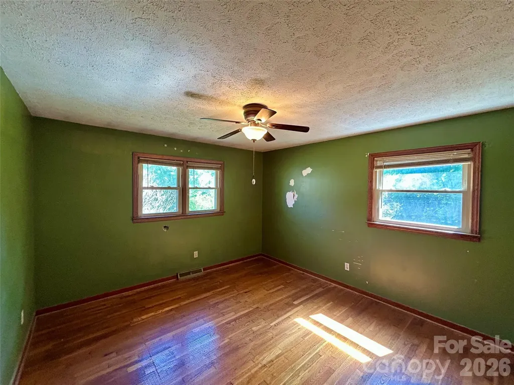 169 Double Island Road Burnsville NC 28714