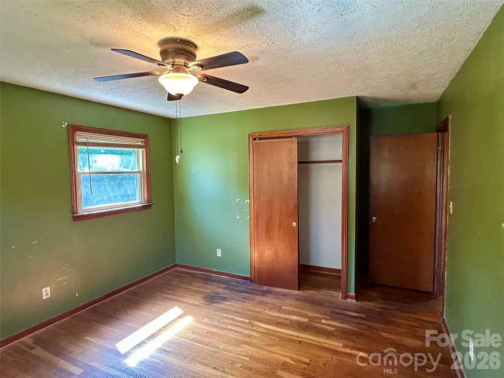 169 Double Island Road Burnsville NC 28714