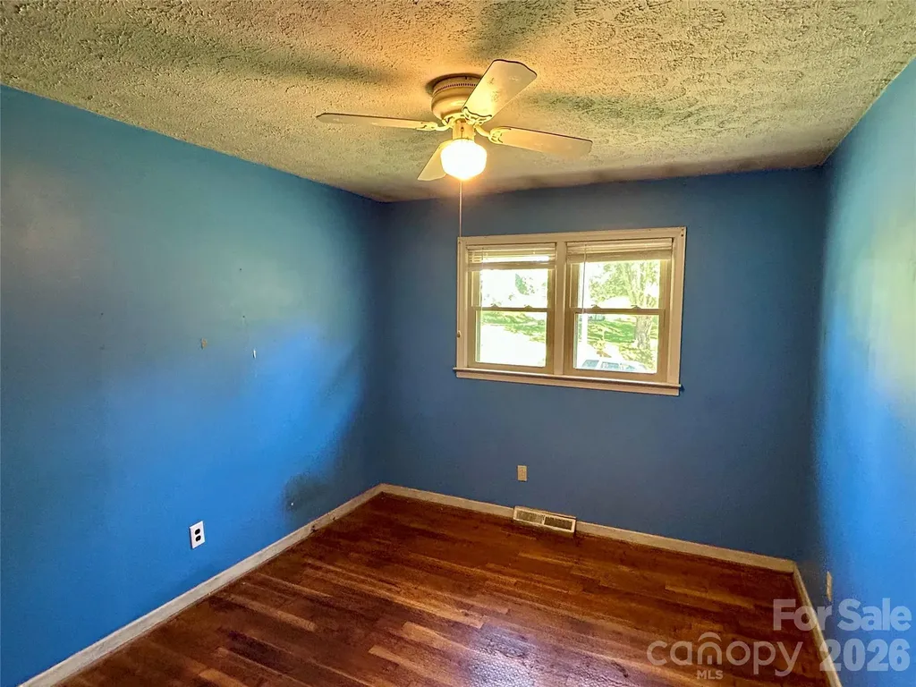 169 Double Island Road Burnsville NC 28714