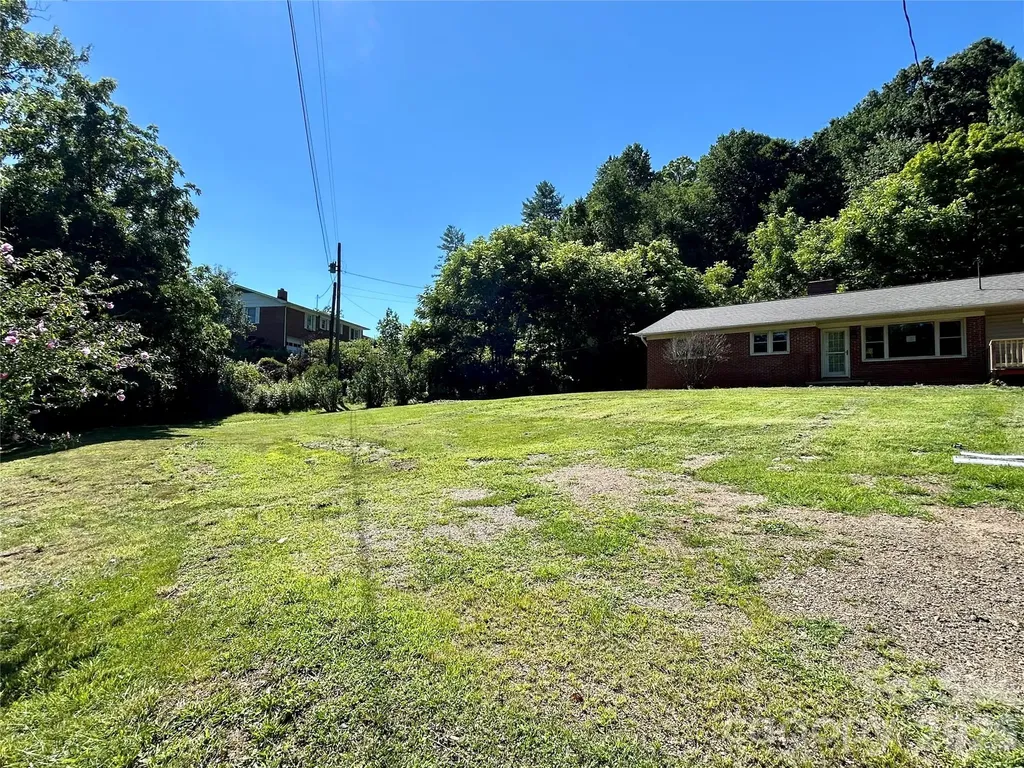 169 Double Island Road Burnsville NC 28714