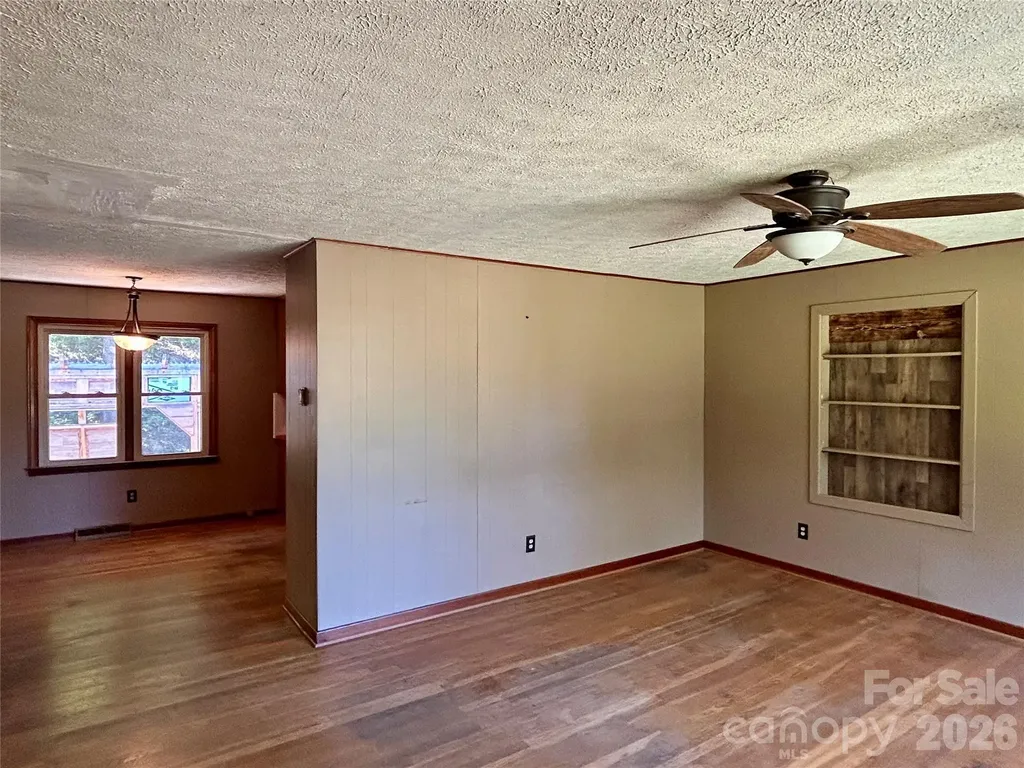 169 Double Island Road Burnsville NC 28714