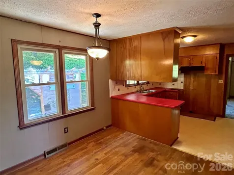 169 Double Island Road Burnsville NC 28714