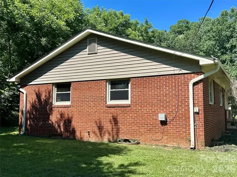 169 Double Island Road Burnsville NC 28714