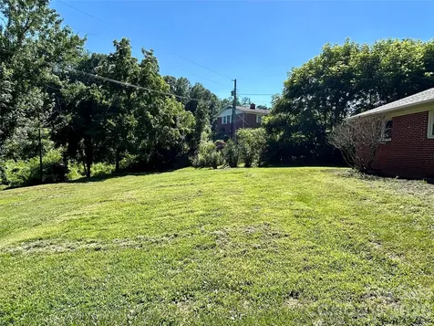 169 Double Island Road Burnsville NC 28714
