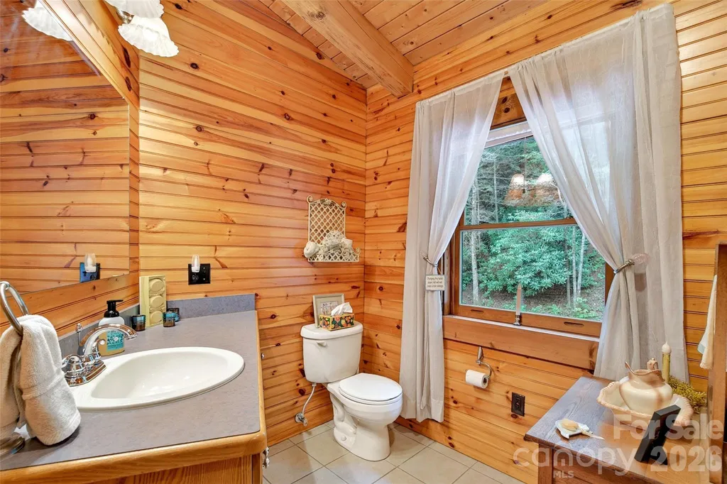 664 Paxton Creek Road Marion NC 28752