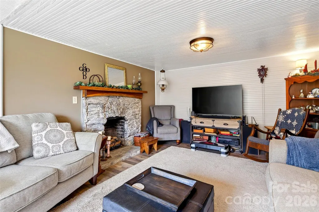 664 Paxton Creek Road Marion NC 28752