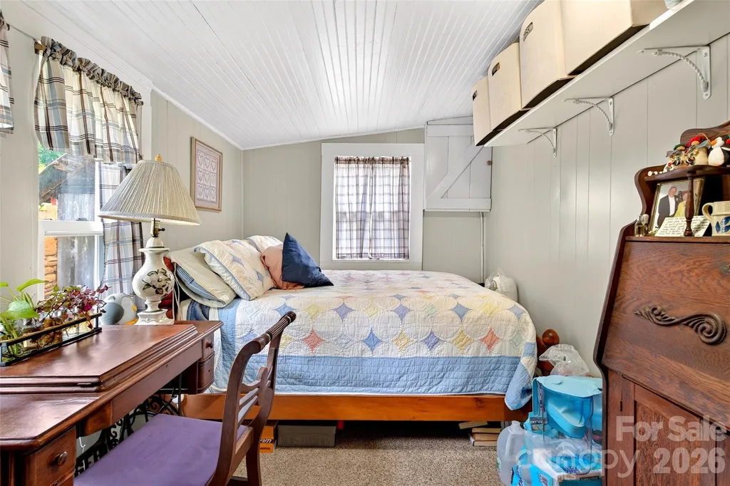 664 Paxton Creek Road Marion NC 28752
