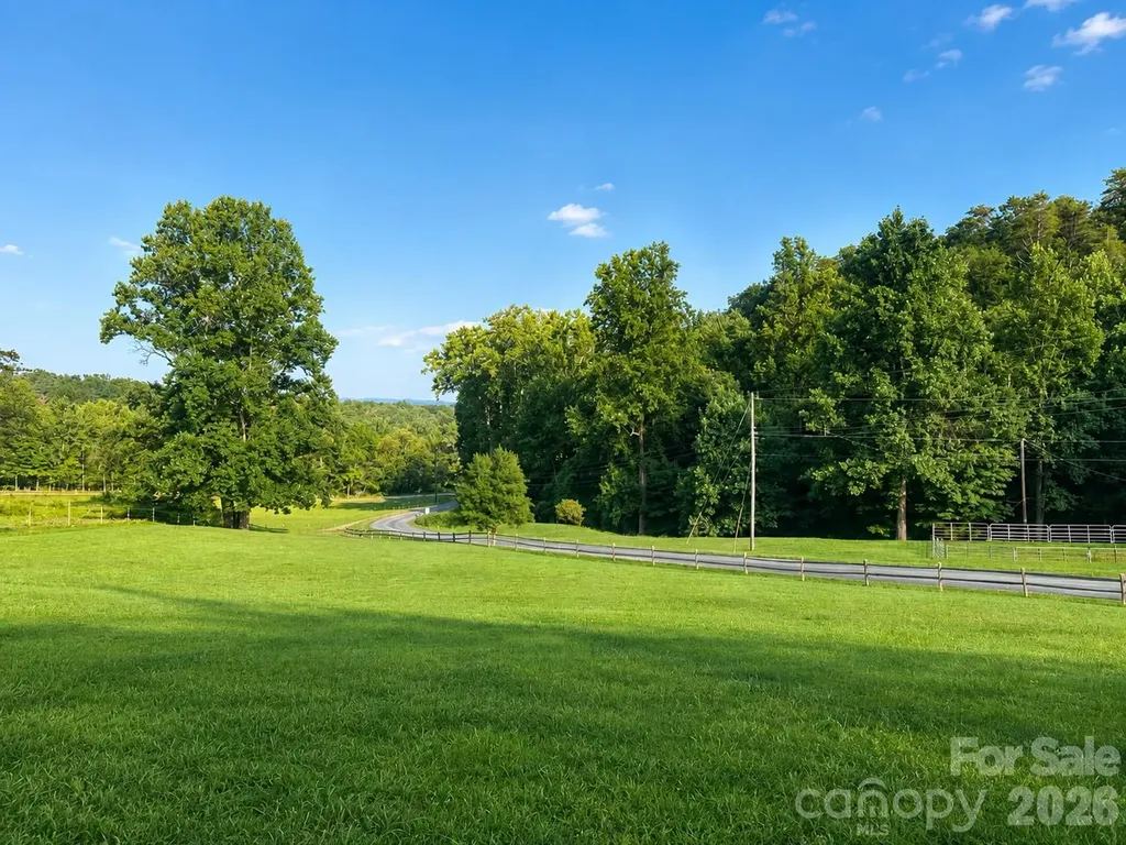 664 Paxton Creek Road Marion NC 28752