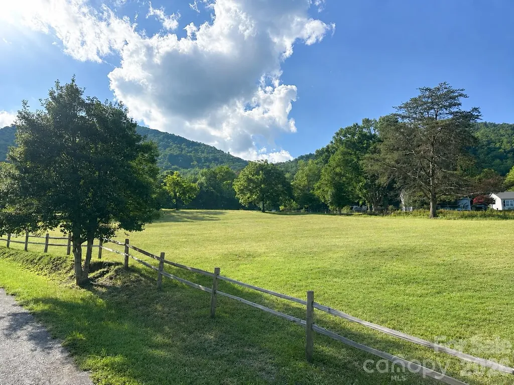 664 Paxton Creek Road Marion NC 28752