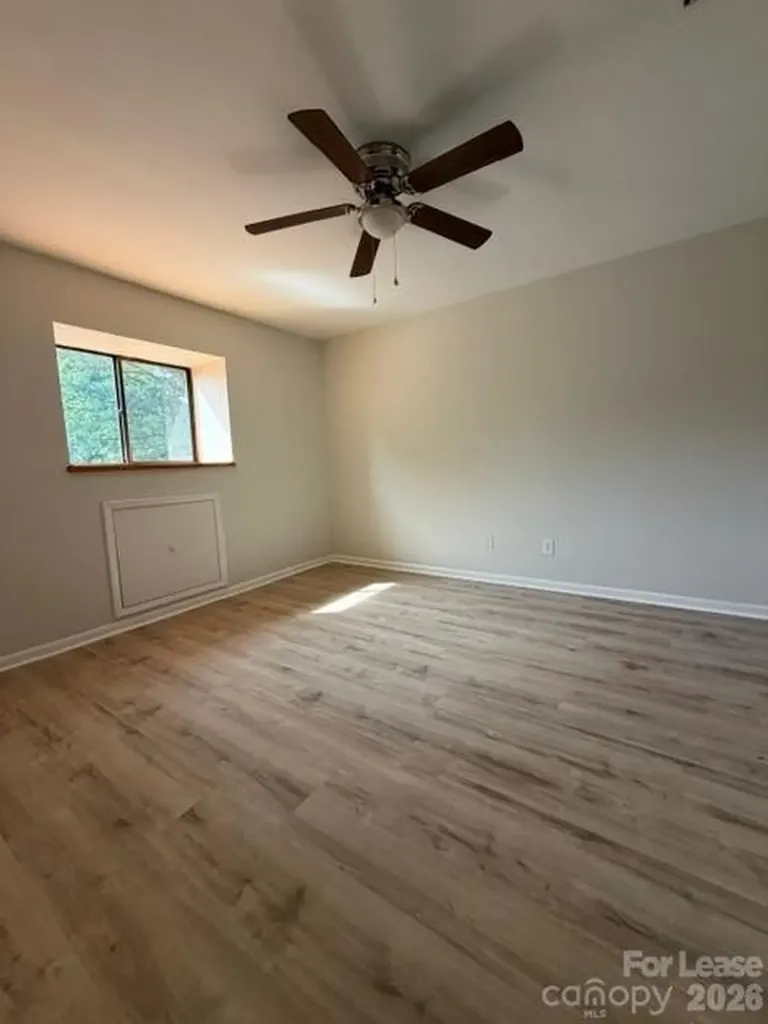 28 11th Avenue NE Hickory NC 28601