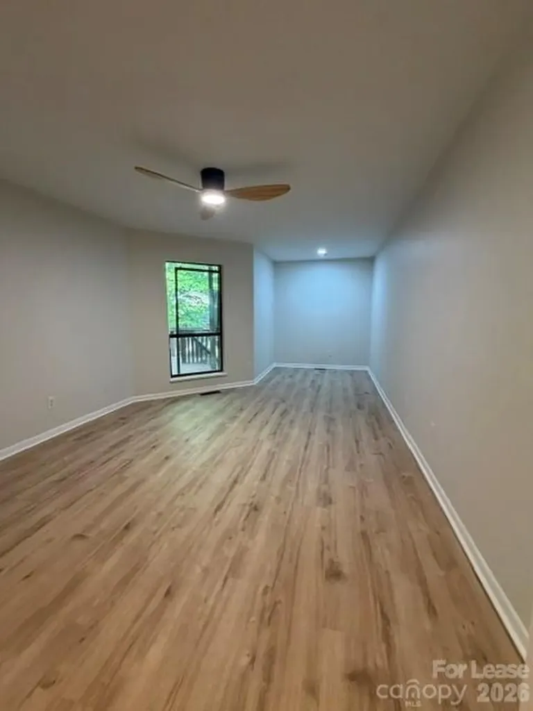 28 11th Avenue NE Hickory NC 28601