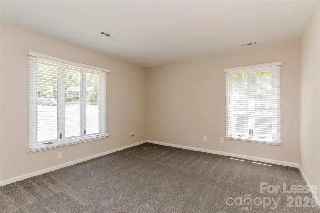 11902 Five Cedars Road Charlotte NC 28226