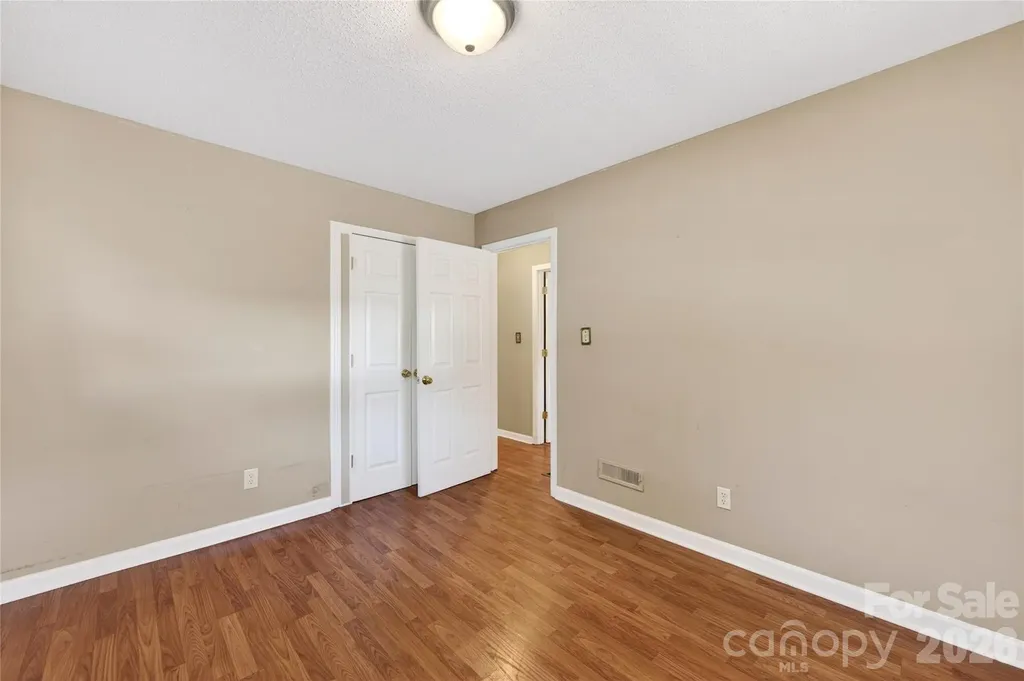 4400 Hamilton Circle Charlotte NC 28216