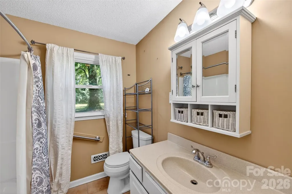 4400 Hamilton Circle Charlotte NC 28216