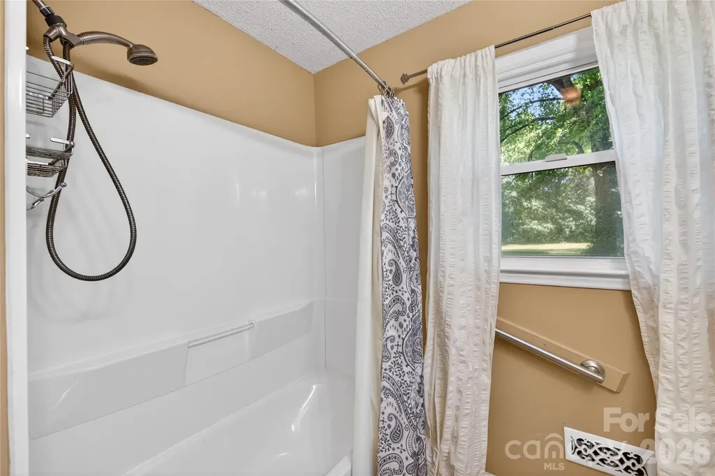 4400 Hamilton Circle Charlotte NC 28216
