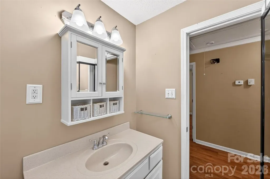 4400 Hamilton Circle Charlotte NC 28216