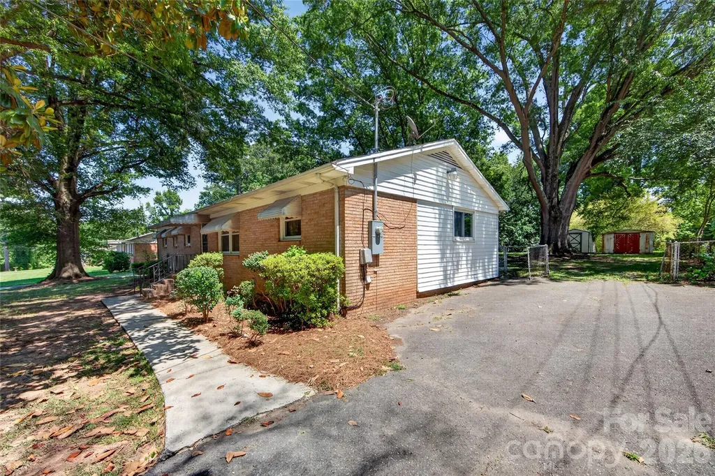 4400 Hamilton Circle Charlotte NC 28216