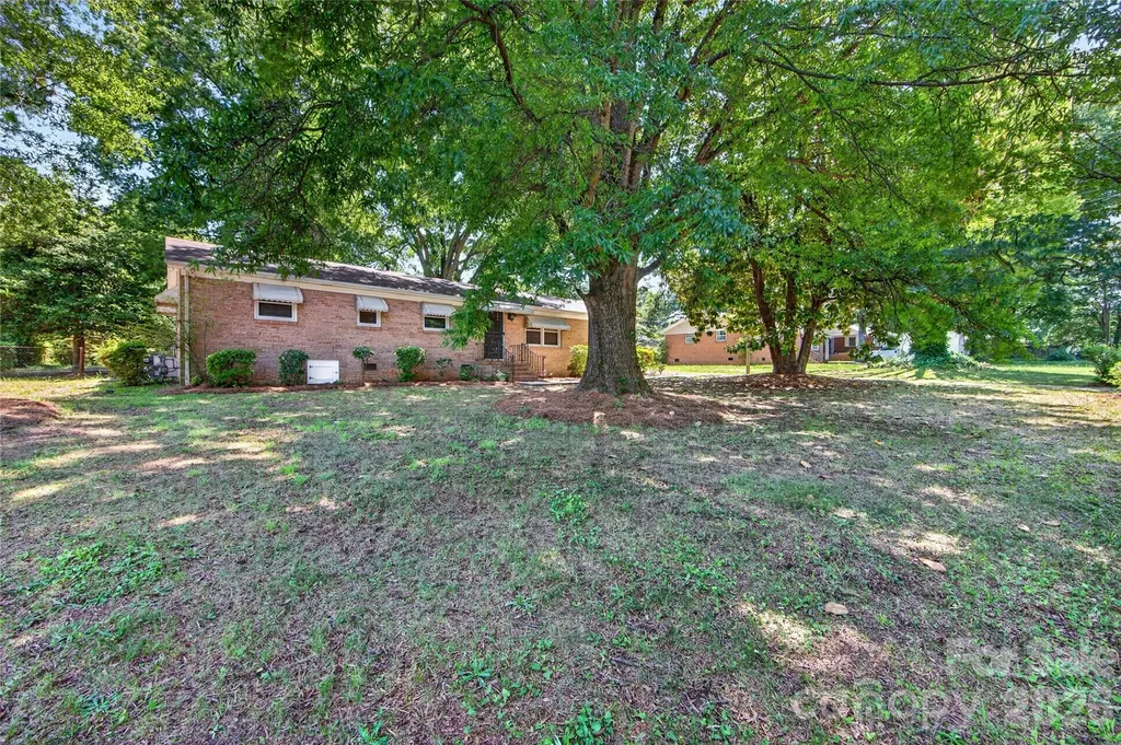 4400 Hamilton Circle Charlotte NC 28216
