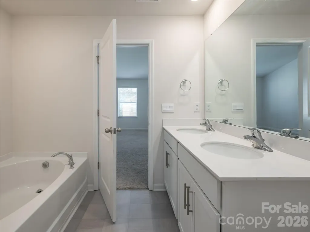 907 Newport Court Asheville NC 28806