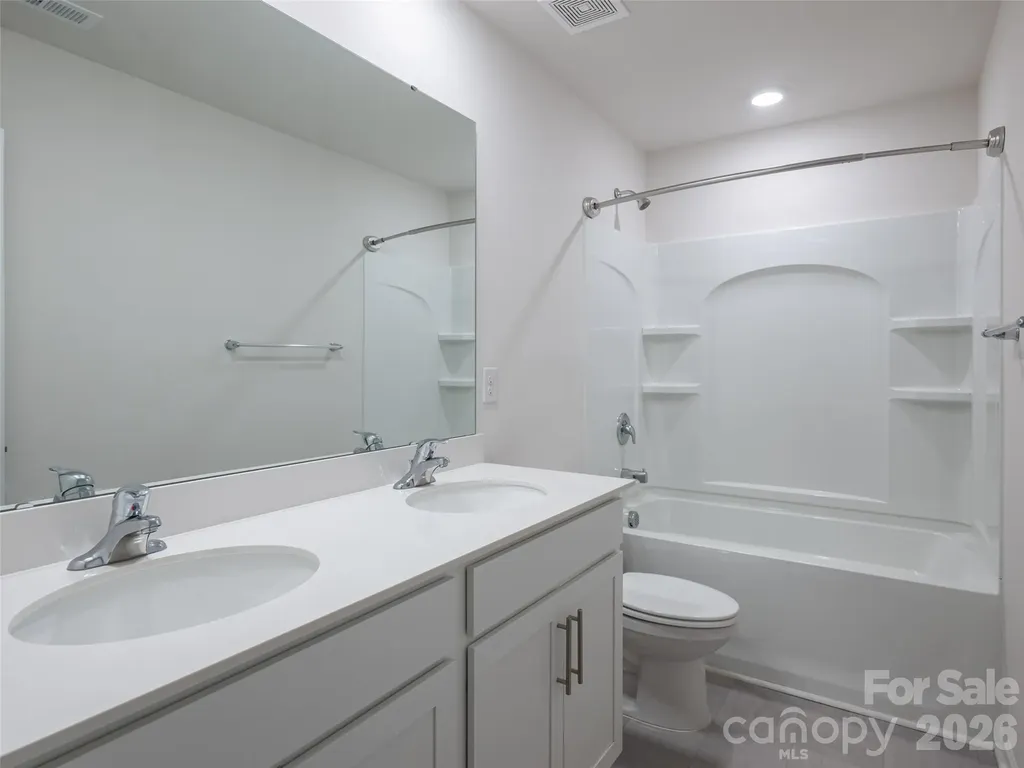 907 Newport Court Asheville NC 28806