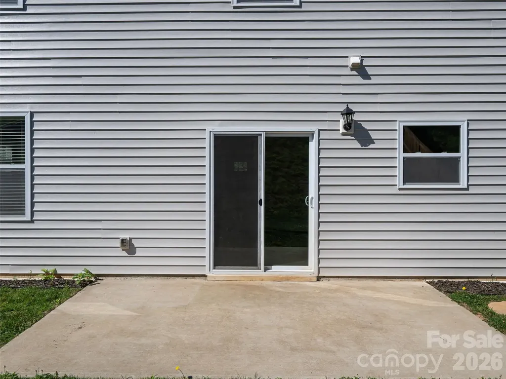 907 Newport Court Asheville NC 28806